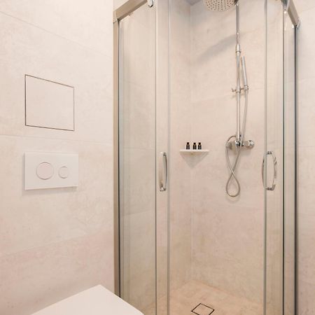 Roze Park Rooms Лиепая Экстерьер фото
