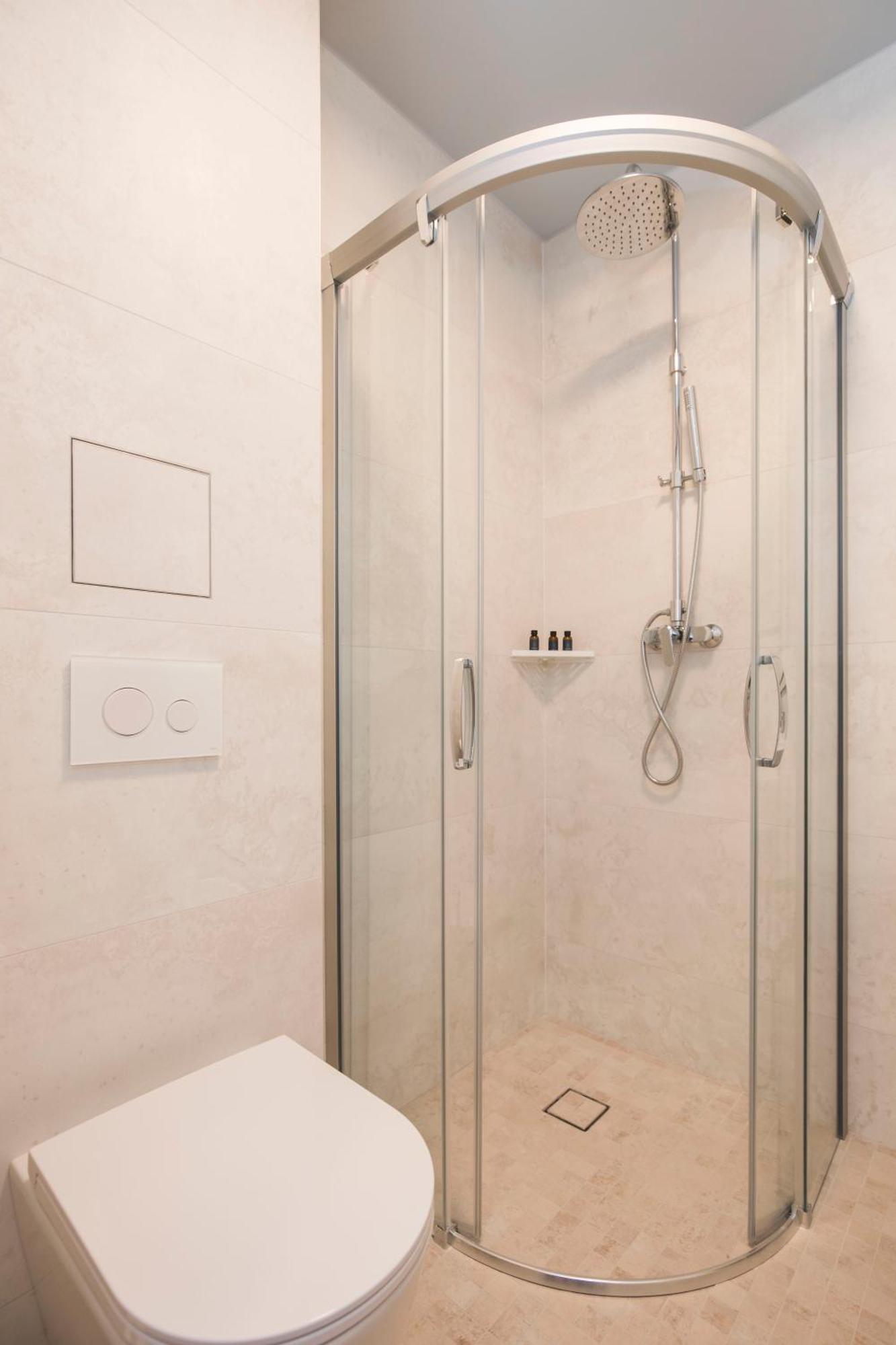 Roze Park Rooms Лиепая Экстерьер фото
